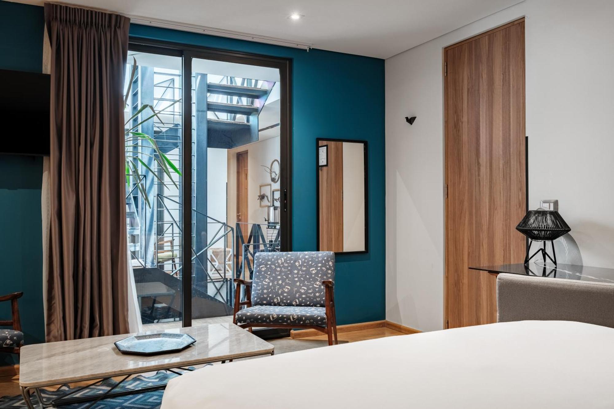 Pug Seal Polanco Allan Poe Mexico City Room photo